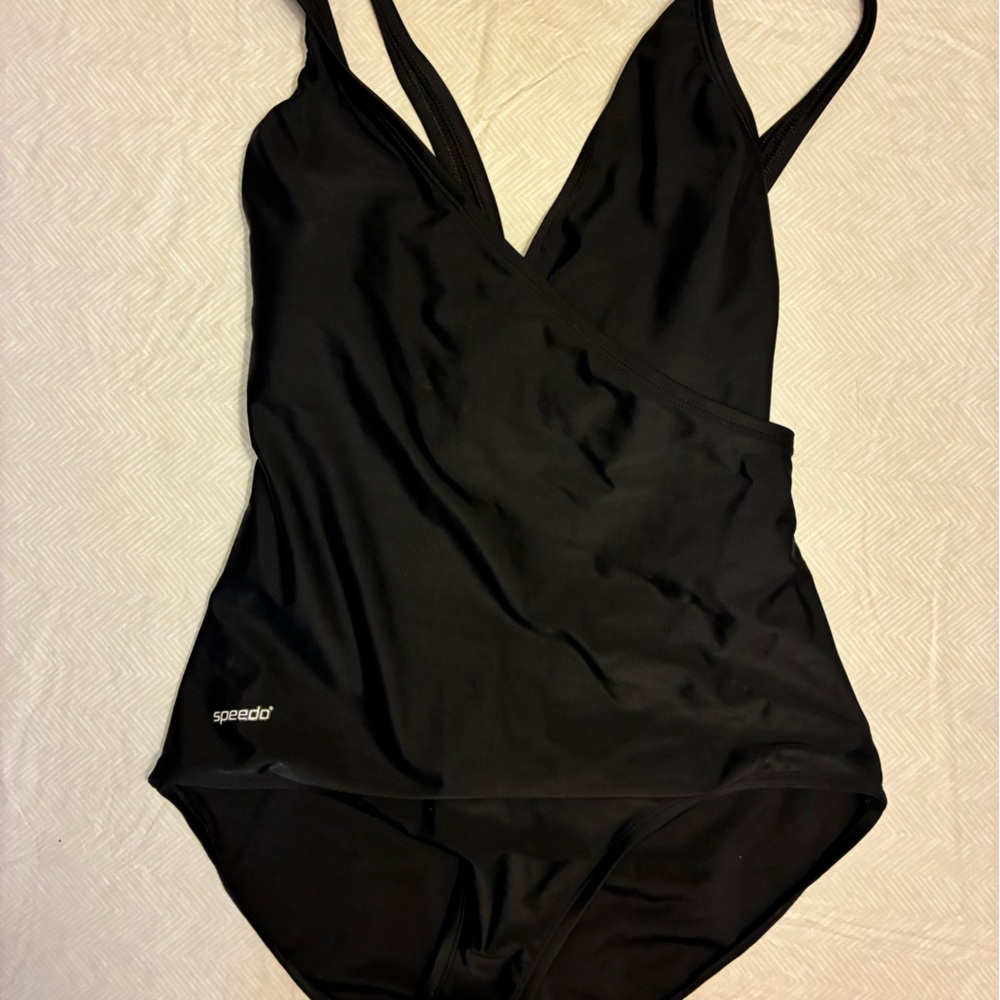 Speedo Women's Elegant Black One-Piece Swimsuit